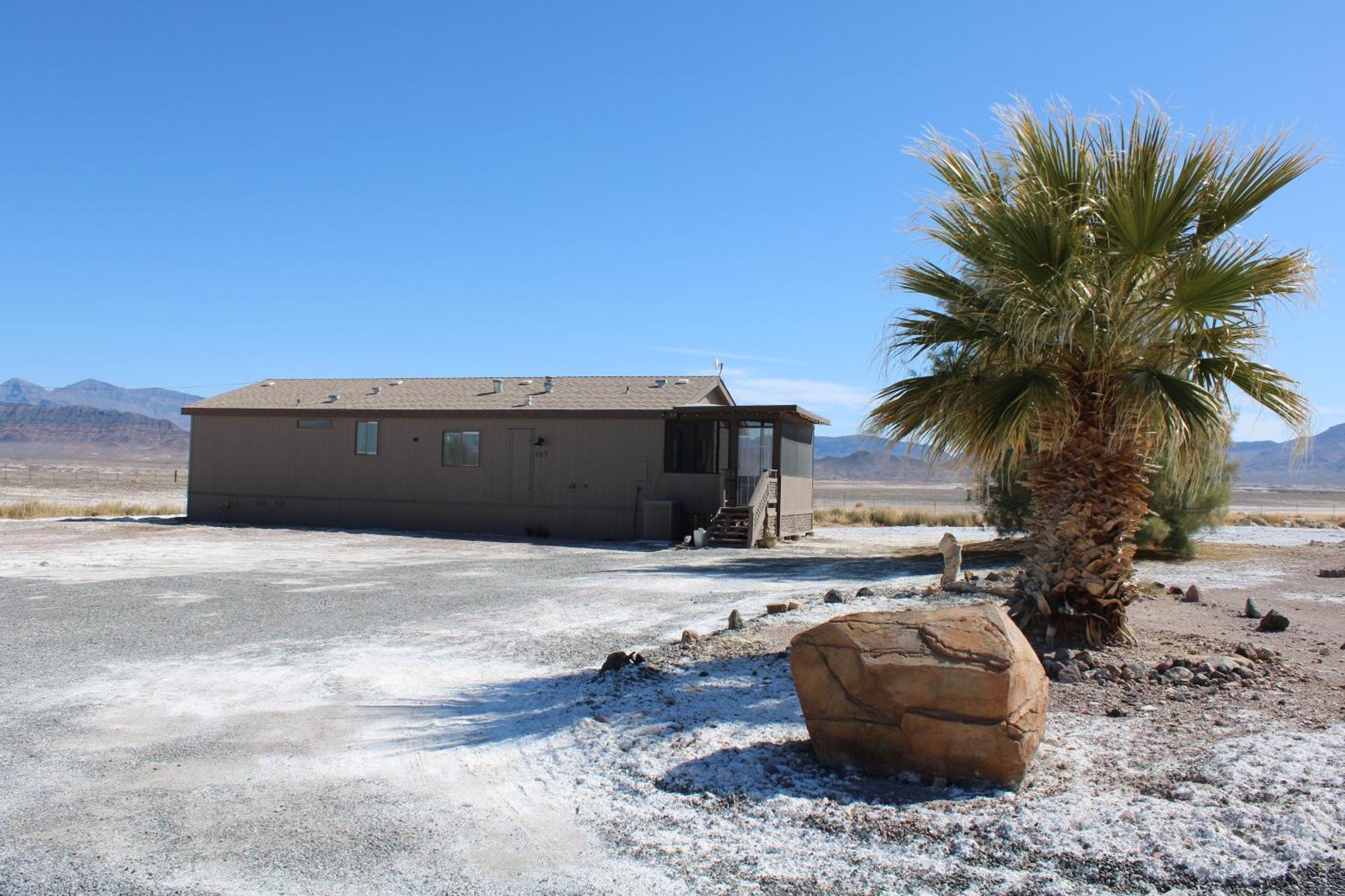 Death Valley Hot Springs Tecopa Room photo